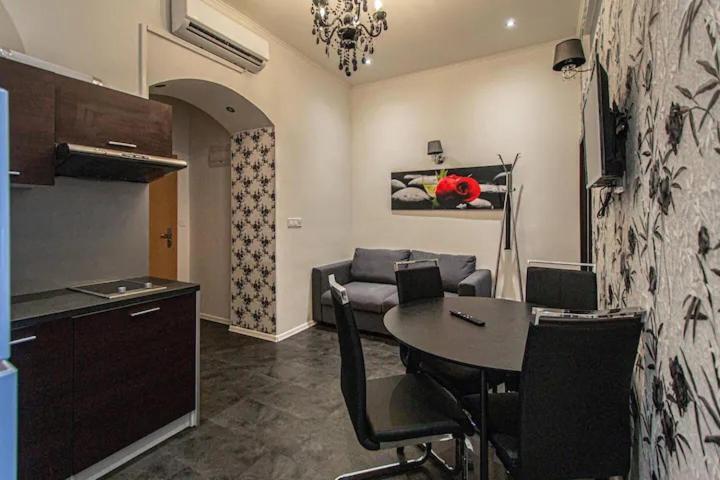 Cozy Homestay At Prague Main Station Экстерьер фото