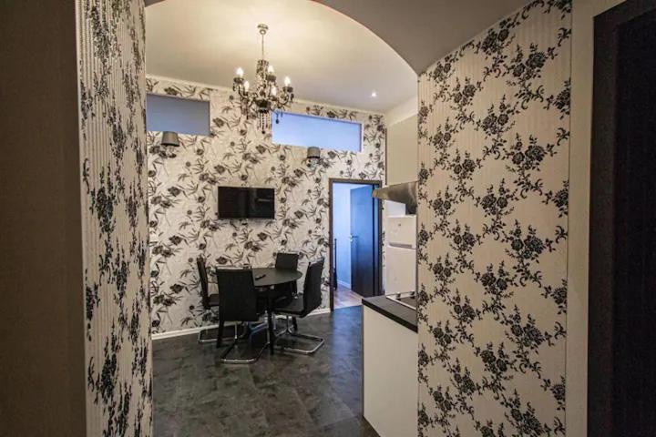 Cozy Homestay At Prague Main Station Экстерьер фото