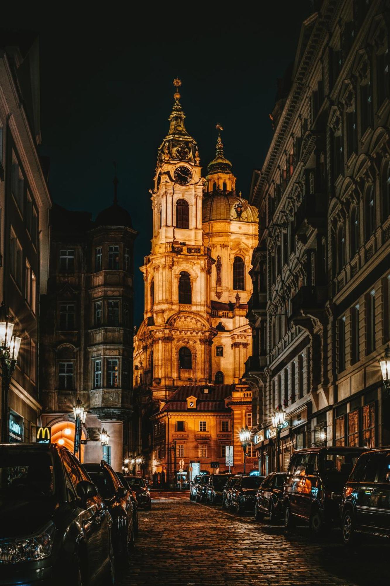 Cozy Homestay At Prague Main Station Экстерьер фото