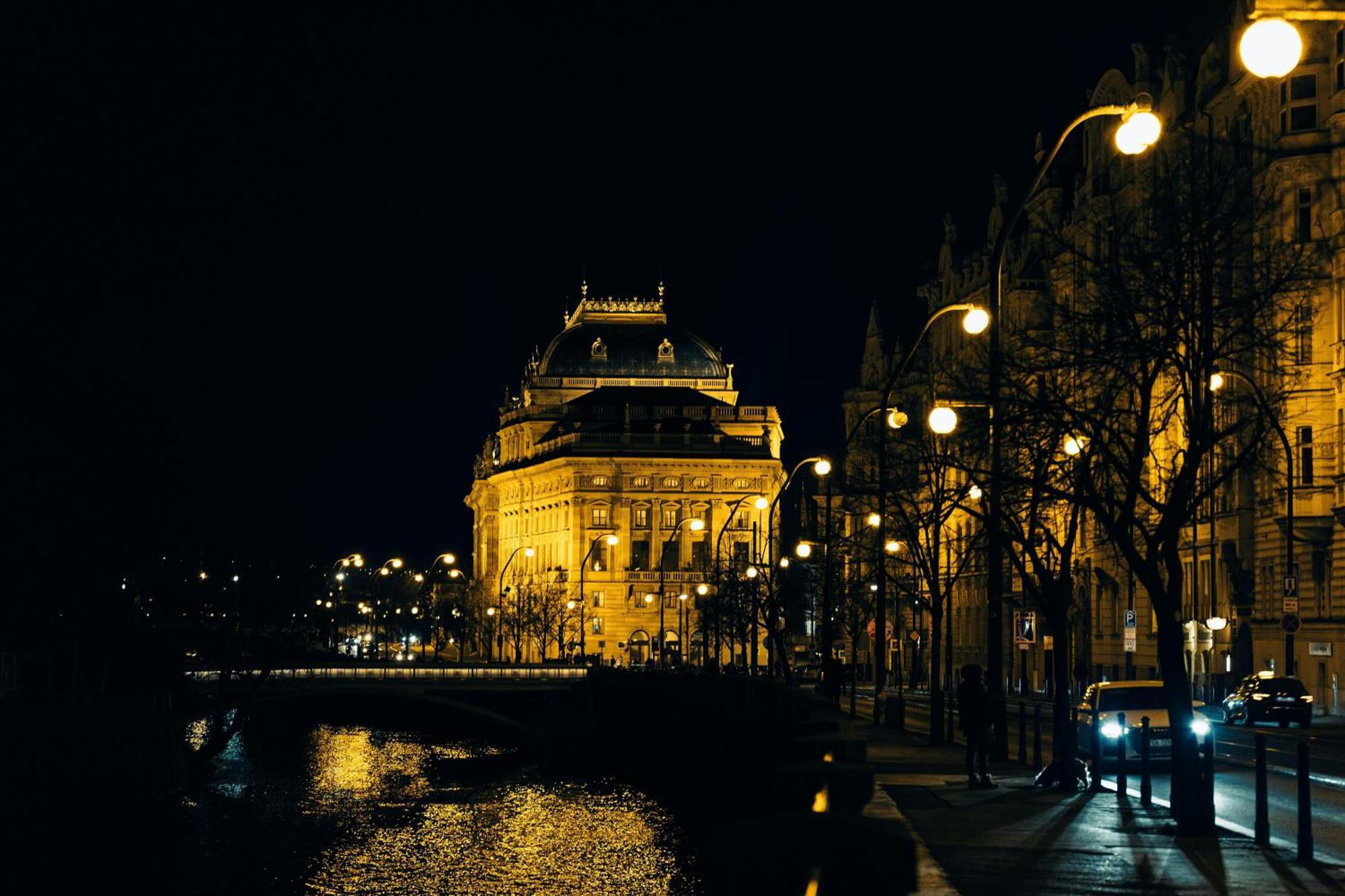 Cozy Homestay At Prague Main Station Экстерьер фото